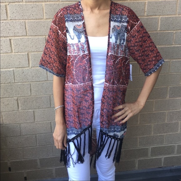 Tops - Cute kimono top with Fringes